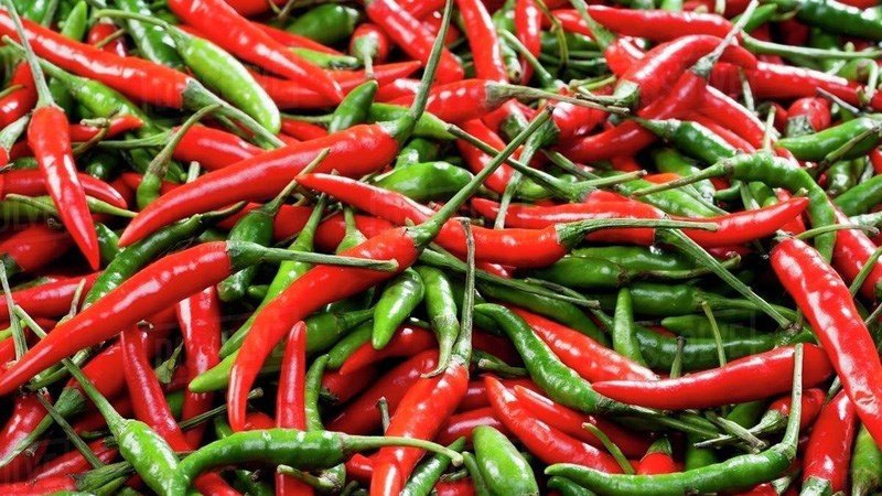 Cách làm măng không bị đắng với ớt khi luộc sơ