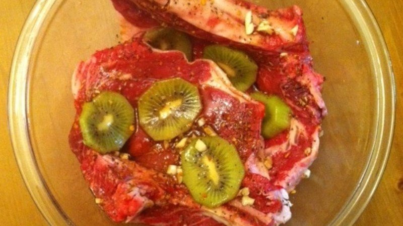 Cách làm mềm thịt bò bằng trái cây chua