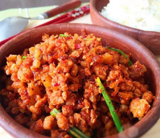 Cách làm thịt băm rang nước mắm sả ớt thơm lừng