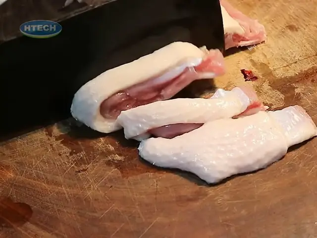 3. Sơ chế nguyên liệu 3. Sơ chế nguyên liệu