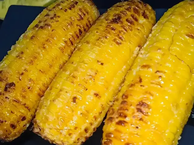 1.3. Ngô nướng phô mai cay bằng nồi chiên không dầu tại nhà