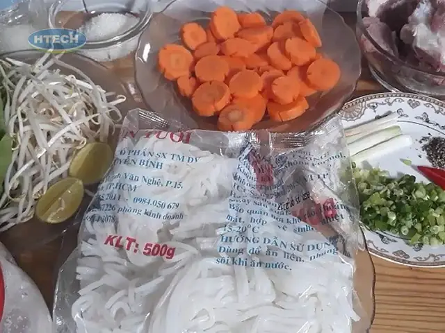 Hướng dẫn chi tiết cách nấu bánh canh bột lọc giò heo