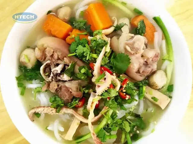 Hướng dẫn chi tiết cách nấu bánh canh bột lọc giò heo