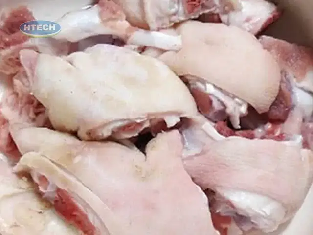 Hướng dẫn chi tiết cách nấu bánh canh bột lọc giò heo