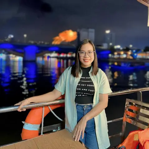 Bánh canh cá nục Đà Nẵng có hương vị nước dùng đậm đà, ngọt thanh, kết hợp với cá nục chiên giòn bên ngoài và thơm ngon bên trong, ăn mãi vẫn thèm.