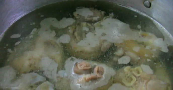 Cách Nấu Bánh Canh Chả Cá Giò Heo Tại Nhà Ngon Chuẩn Vị