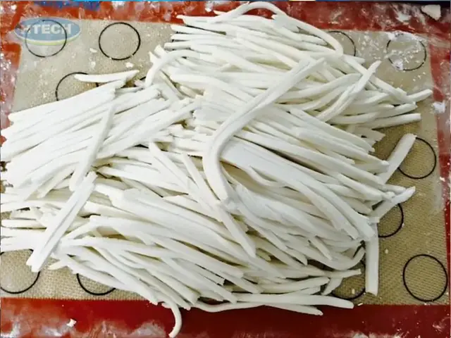 Cách Nấu Bánh Canh Cua Huế Đậm Đà Chuẩn Vị Tại Gia Cách Nấu Bánh Canh Cua Huế Đậm Đà Chuẩn Vị Tại Gia