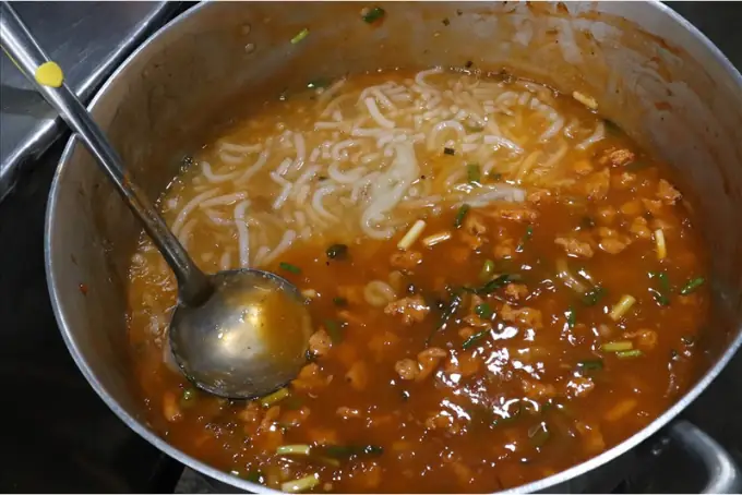 Hướng Dẫn Chi Tiết Cách Nấu Bánh Canh Gạo Ngon Chuẩn Vị