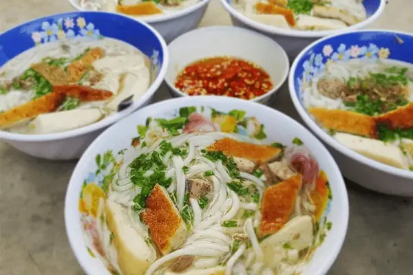 Cách Nấu Bánh Canh Xương Chả Cá Thơm Ngon Chuẩn Vị