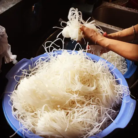 Cách Nấu Bánh Phở Ngon Tại Nhà: Bí Quyết Chuẩn Vị Phở Truyền Thống Cách Nấu Bánh Phở Ngon Tại Nhà: Bí Quyết Chuẩn Vị Phở Truyền Thống