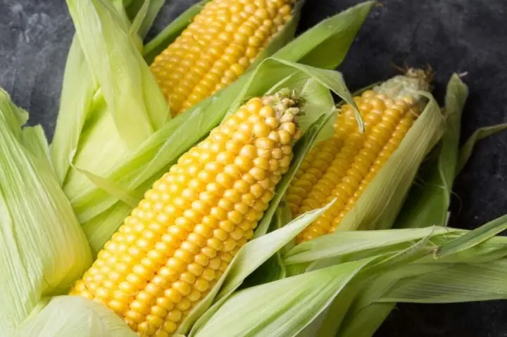 Hướng Dẫn Cách Nấu Bắp Ngon Ngọt Hoàn Hảo Cho Mọi Món