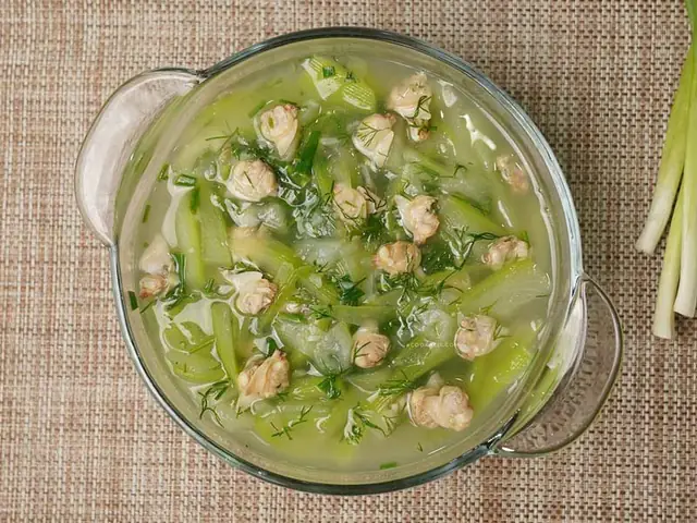 Cách Nấu Canh Bầu Với Ngao Thơm Ngon, Thanh Mát Chuẩn Vị Gia Đình