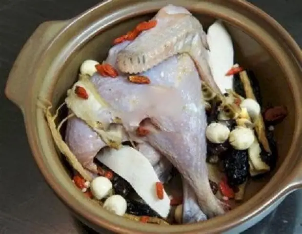 Cách Nấu Bồ Câu Hầm Ngải Cứu Thơm Ngon Bổ Dưỡng Tại Nhà