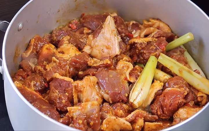 Hướng Dẫn Chi Tiết Cách Nấu Bò Kho Thơm Ngon Chuẩn Vị Tại Nhà Hướng Dẫn Chi Tiết Cách Nấu Bò Kho Thơm Ngon Chuẩn Vị Tại Nhà