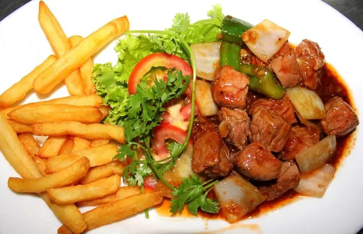 Cách Nấu Bò Lúc Lắc Khoai Tây Mềm Ngon Chuẩn Vị Gia Đình