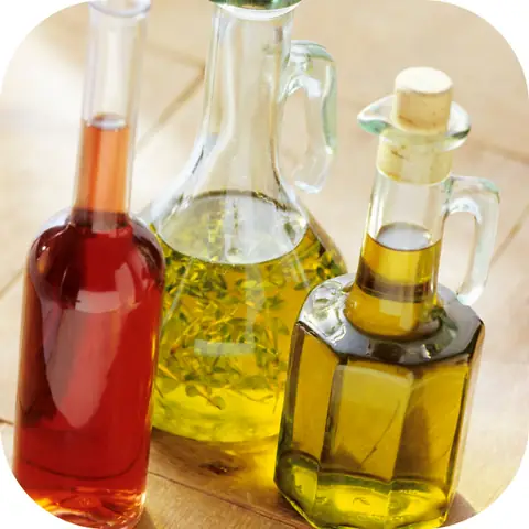 2. Cho thêm rượu hoặc giấm 2. Cho thêm rượu hoặc giấm