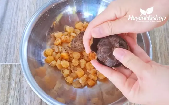 Cách nấu sâm bông cúc la hán quả nhãn nhục
