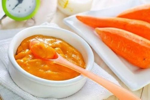 Cách nấu bột cà rốt cho bé ăn dặm