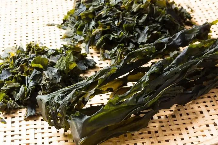 Hướng dẫn chi tiết cách nấu bột rong biển cho bé ăn dặm