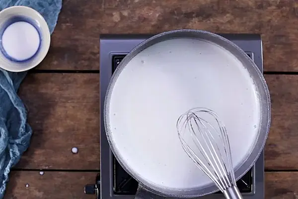 Cách nấu bột thạch đen tại nhà sánh mịn, thơm ngon đúng điệu