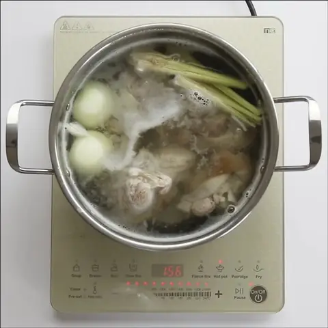 Hướng Dẫn Chi Tiết Cách Nấu Bún Bò Đà Lạt Chuẩn Vị Gia Truyền