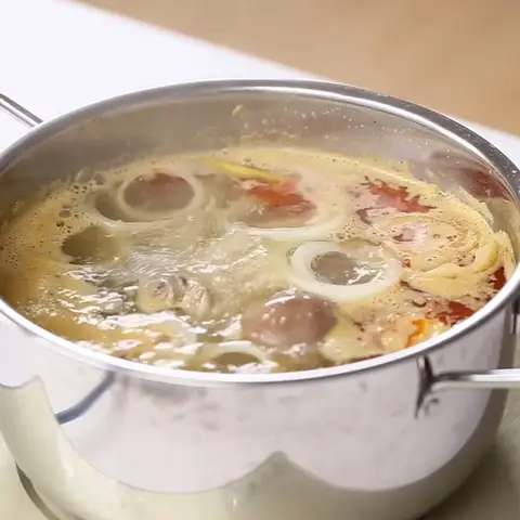 Hướng Dẫn Chi Tiết Cách Nấu Bún Bò Đà Lạt Chuẩn Vị Gia Truyền