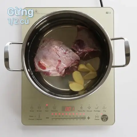 Hướng Dẫn Chi Tiết Cách Nấu Bún Bò Đà Lạt Chuẩn Vị Gia Truyền