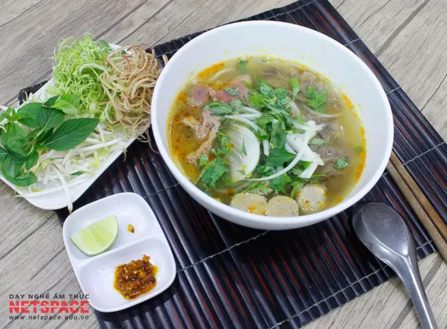 Cách Nấu Bún Bò Đà Nẵng Chuẩn Vị Thơm Ngon Tại Nhà