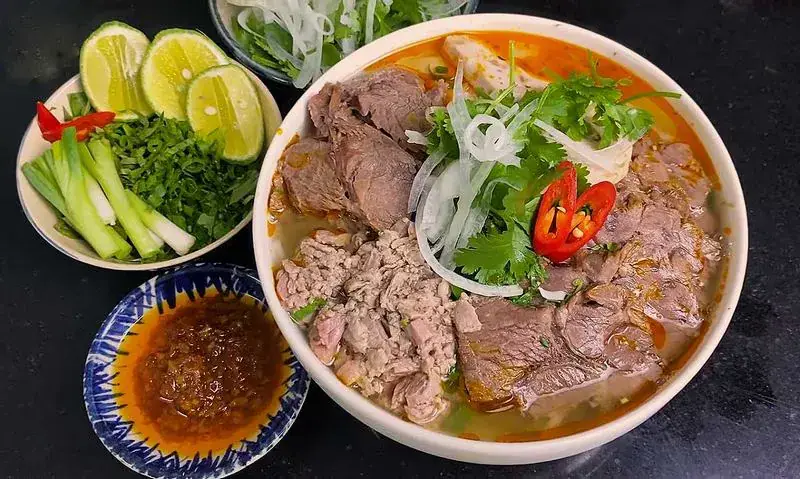 cách nấu bún bò giò heo