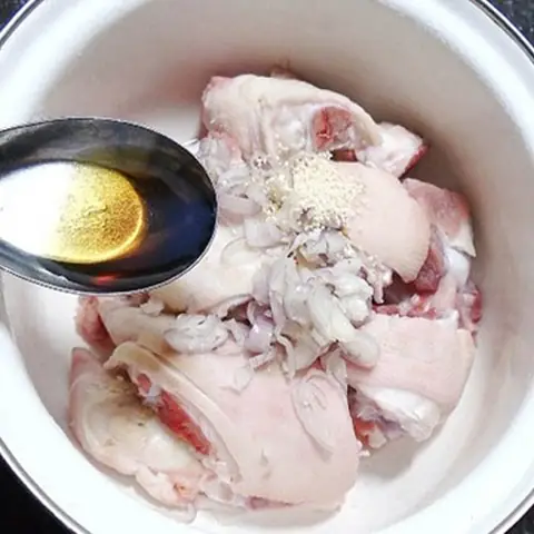 Hướng Dẫn Chi Tiết Cách Nấu Bún Bò Miền Nam Chuẩn Vị