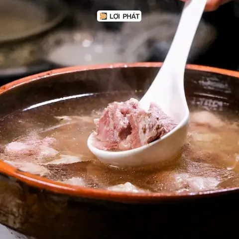 Hướng dẫn chi tiết cách nấu bún bò sốt vang ngon chuẩn vị Hướng dẫn chi tiết cách nấu bún bò sốt vang ngon chuẩn vị