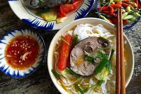 Hướng dẫn cách nấu bún cá nghệ chuẩn vị tại nhà