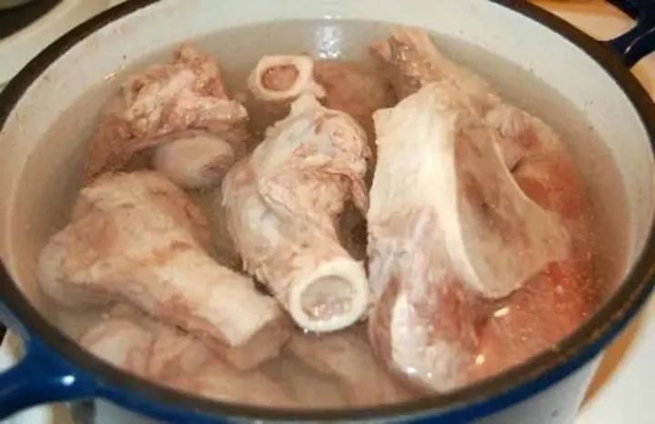 Hướng Dẫn Nấu Bún Cá Ngon Như Ngoài Hàng Đậm Đà Tại Nhà