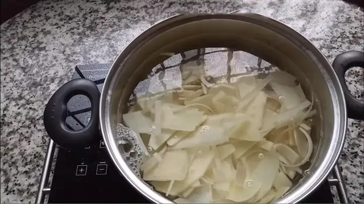 Cách Nấu Bún Chay Khô Thơm Ngon Đậm Vị Tại Nhà