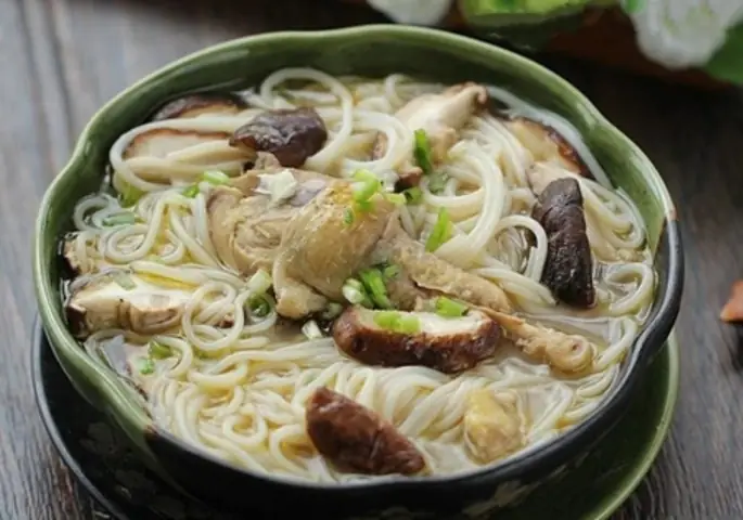 Cách Nấu Bún Gà Nấm Hương Thơm Ngon Chuẩn Vị Tại Nhà