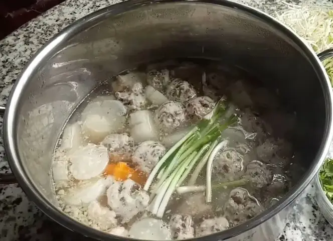 Hướng Dẫn Cách Nấu Bún Khô Ngon Đậm Đà Hương Vị