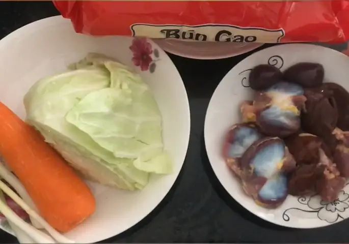 Cách Nấu Bún Lòng Gà Ngon Chuẩn Vị Đậm Đà Tại Gia