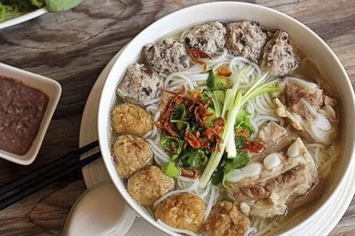 Công Thức Chi Tiết Cách Nấu Bún Mọc Giò Heo Chuẩn Vị