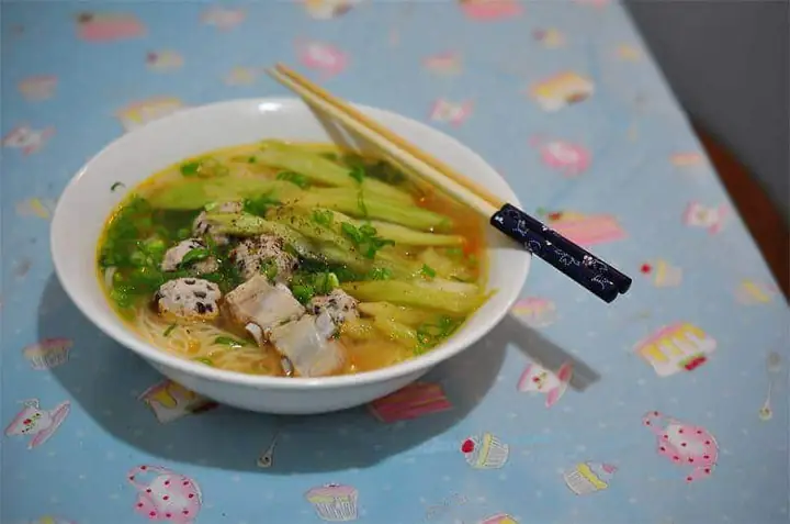 Cách Nấu Bún Mọc Sườn Chua: Hướng Dẫn Từng Bước Chuẩn Vị