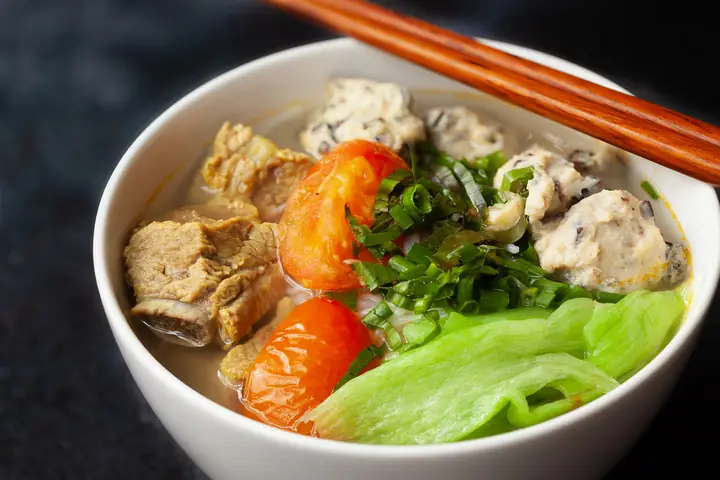 Cách Nấu Bún Mọc Sườn Chua: Hướng Dẫn Từng Bước Chuẩn Vị