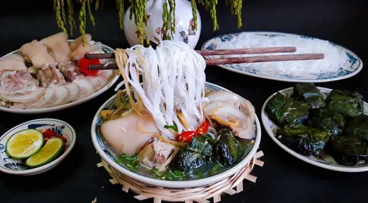 Cách Nấu Bún Móng Giò Hoa Chuối Đơn Giản Tại Nhà