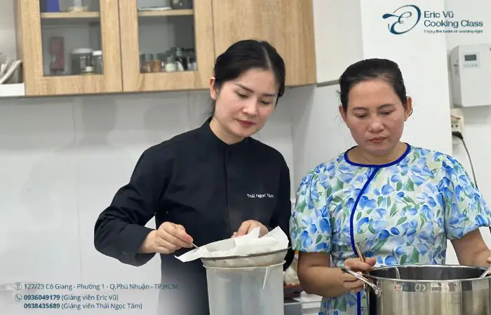 Cách Nấu Bún Nước Lèo Đơn Giản: Chuẩn Vị Miền Tây Tại Nhà