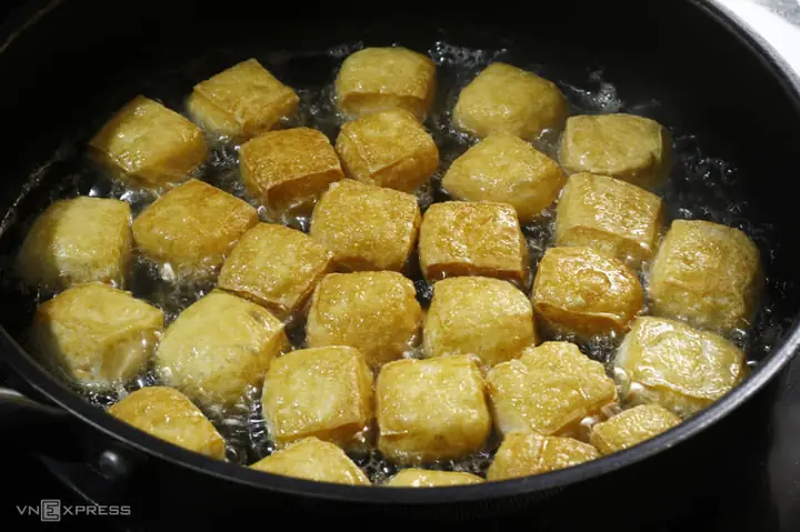 Bước 4: Chuẩn bị các topping khác Bước 4: Chuẩn bị các topping khác