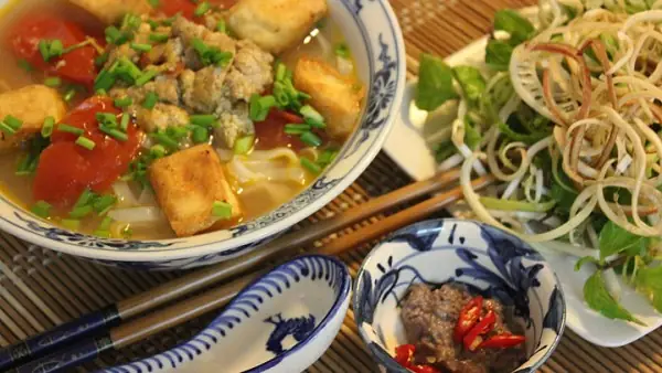 Hướng dẫn chi tiết cách nấu bún riêu ngon tuyệt chuẩn vị truyền thống