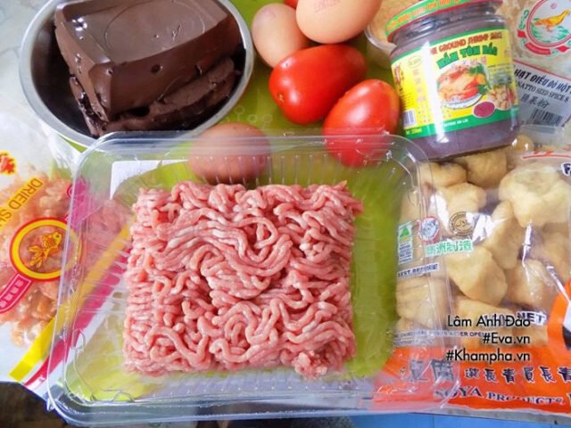 Cách nấu bún riêu thịt chuẩn vị tại nhà