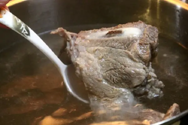 Hướng Dẫn Chi Tiết Cách Nấu Bún Tôm Ngon Chuẩn Vị Tại Nhà