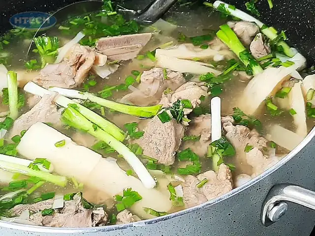 Cách Nấu Bún Vịt Măng Chua: Công Thức Thơm Ngon, Đậm Đà Tại Gia