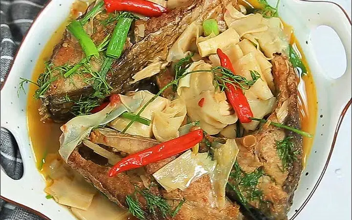 Cách làm cá chép om măng Cách làm cá chép om măng