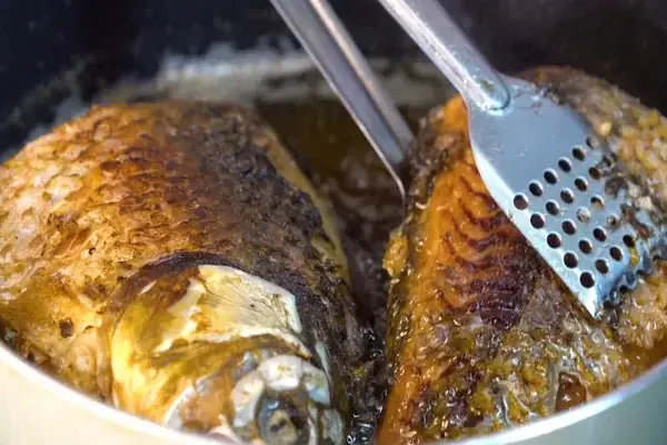 Cá Chép Om Dưa Thịt Ba Chỉ: Hướng Dẫn Nấu Đậm Đà Ngon Cơm