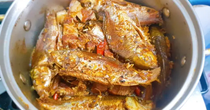 Cách Nấu Cá Diếc Kho Nghệ Thơm Ngon Chuẩn Vị Gia Đình